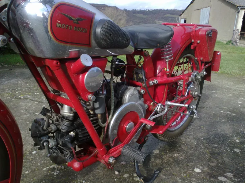 MOTO GUZZI 250 PES 